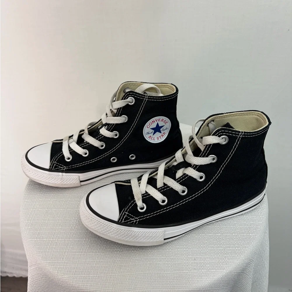 Converse Chuck Taylor All Star High Top Unisex Youth size 1 Black(B118)✨